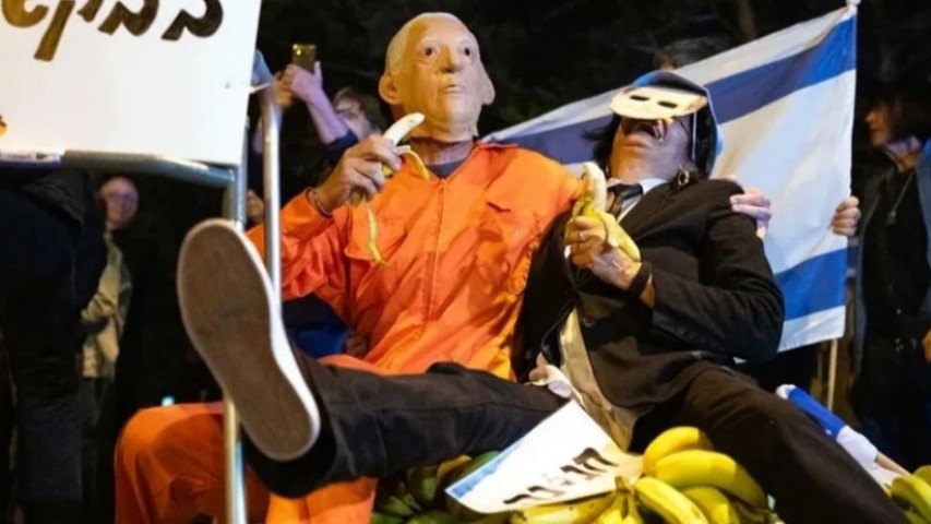 আদালতের কাছে নেতানিয়াহুর ক্ষমা প্রার্থনা, বিক্ষোভে উত্তাল তেল আবিব